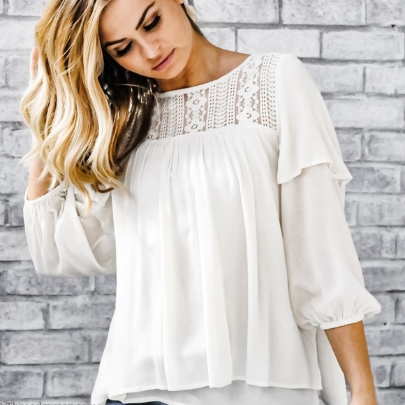 Tops - ✨JUST IN ✨BOHEMIAN LAYERED LACE DETAIL BLOUSE